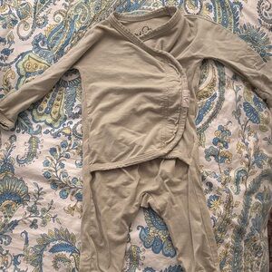 Bonsie baby skin to skin footie 0-3month in green